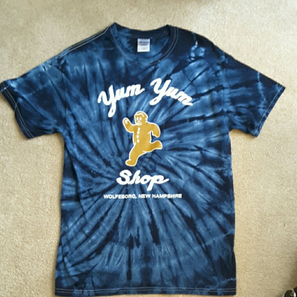 Yum Yum Shop tee.  Adult Med.